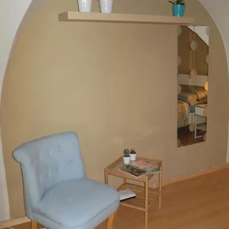 公寓 House *