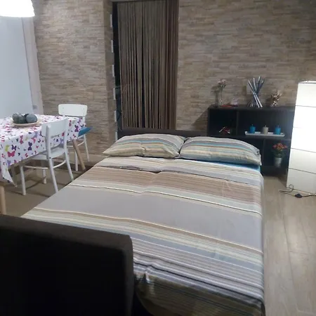 House Apartment *